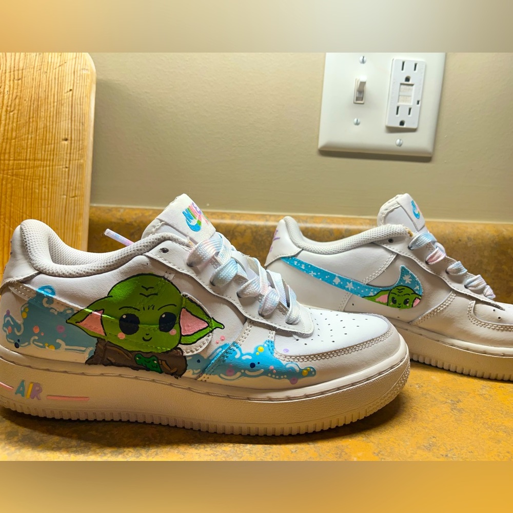 Custom Painted Baby Yoda Nike Air Force Ones. Open to offers ! Size 5Y